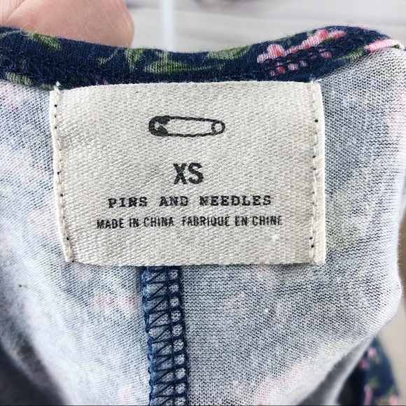 Pins & Needles Blue Floral Button Up Crop Top - Picture 8 of 8